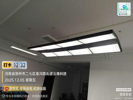 1台无影灯.安装费100元：郑州市.二七区投资大厦：购买无影灯，请私聊